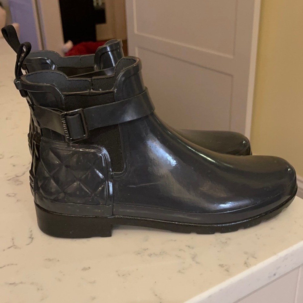 Woman’s brand new, Hunter rain boots!